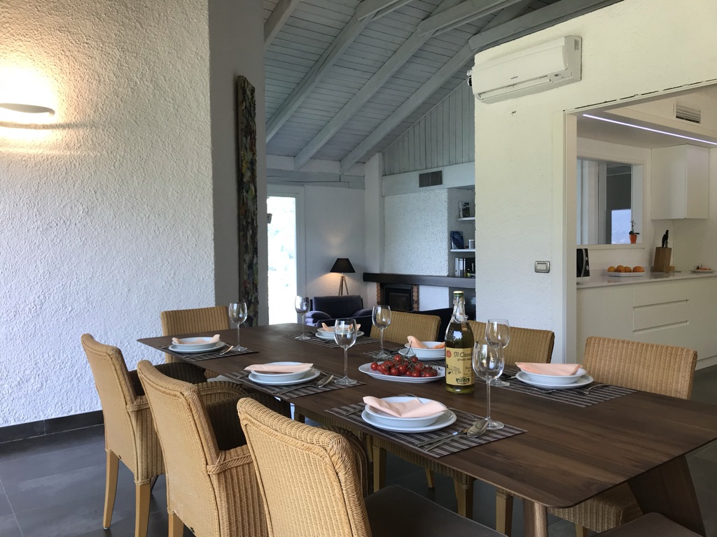 Esstisch in der Villa