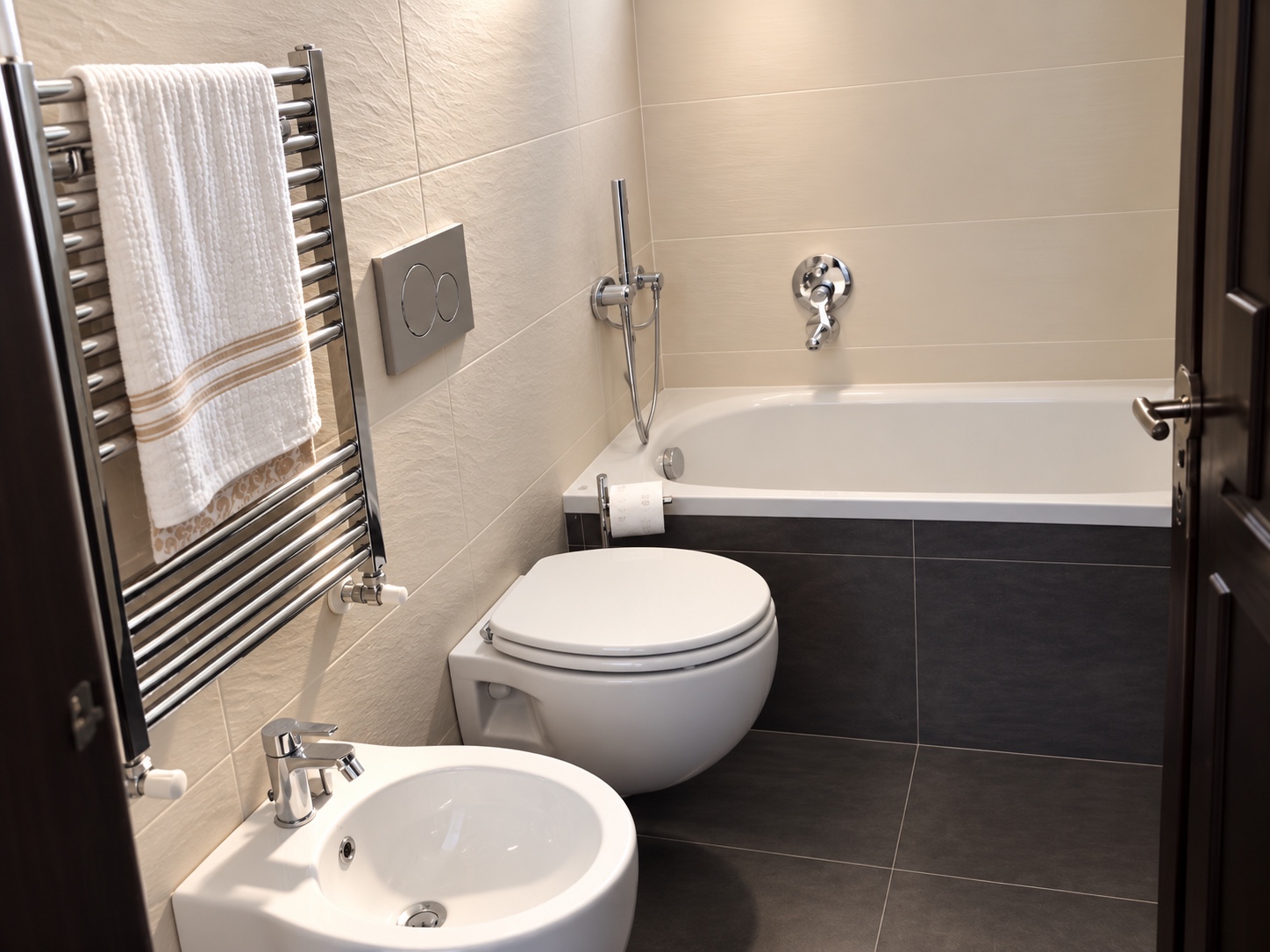 Badezimmer im Untergeschoss
